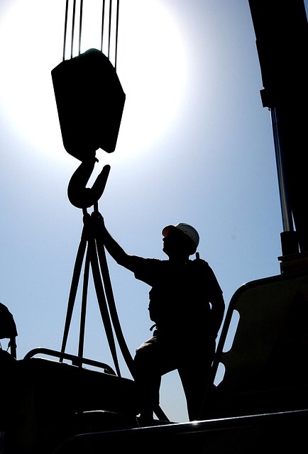 PETROCRANES SERVICES ES COMPROMISO